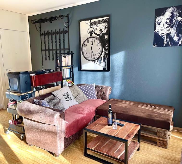 - Chilliges Zimmer In Duesseldorf Mit Balkon & Kueche; Big Tv And Bed - Düsseldorf Exterior foto