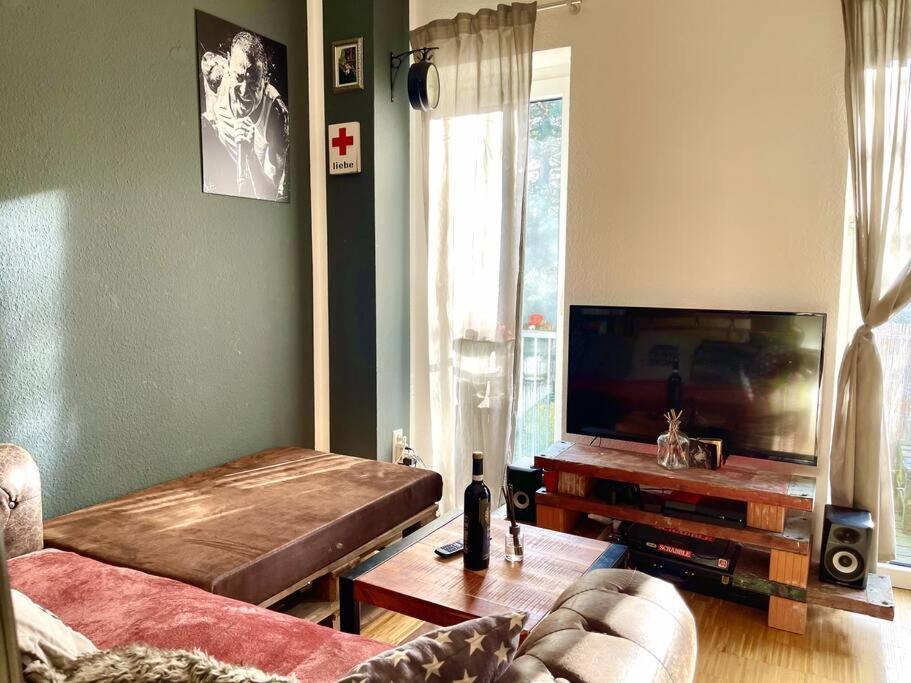 - Chilliges Zimmer In Duesseldorf Mit Balkon & Kueche; Big Tv And Bed - Düsseldorf Exterior foto